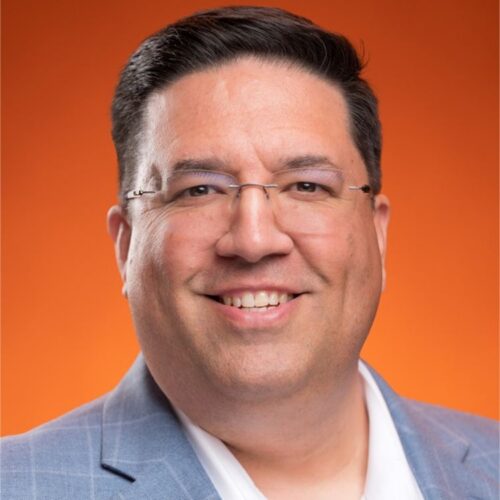 Pern Lundell headshot